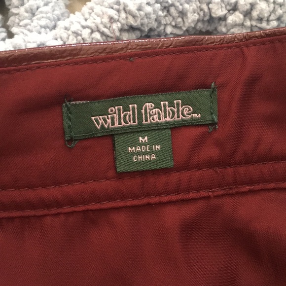 Burgundy skirt w zipper - Picture 2 of 2